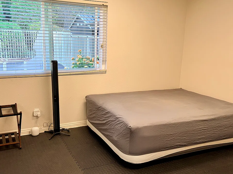 2027 Calle Tomas