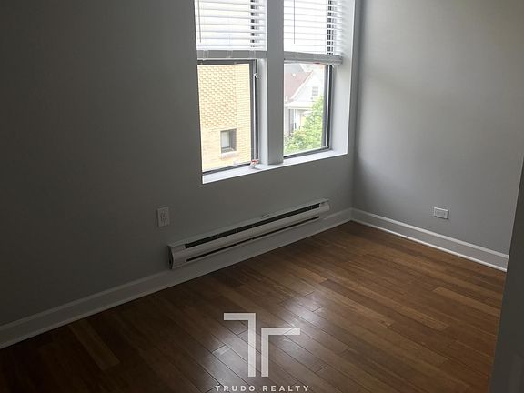 4th image of 3631 W Dickens Ave #0