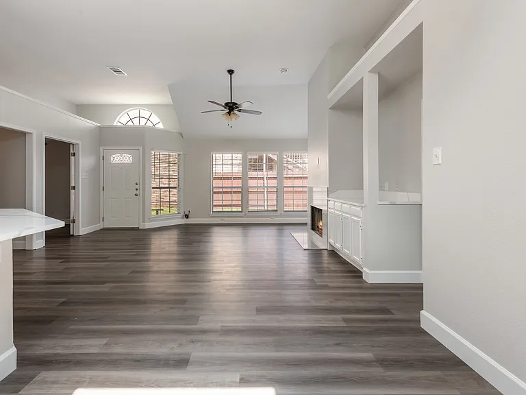 2212 Lakeshore Dr — Photo 8
