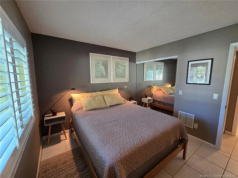 5564 NE Gulfstream Way — Photo 24
