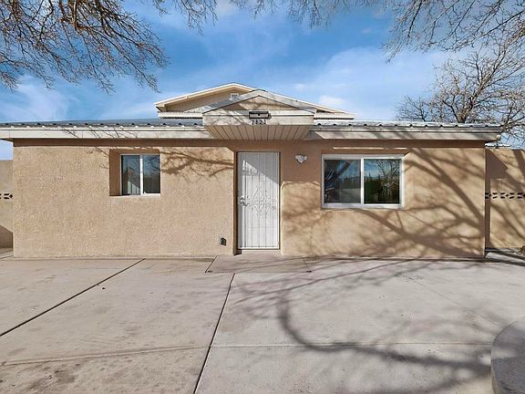 3rd image of 2823 Bel Air Dr NE