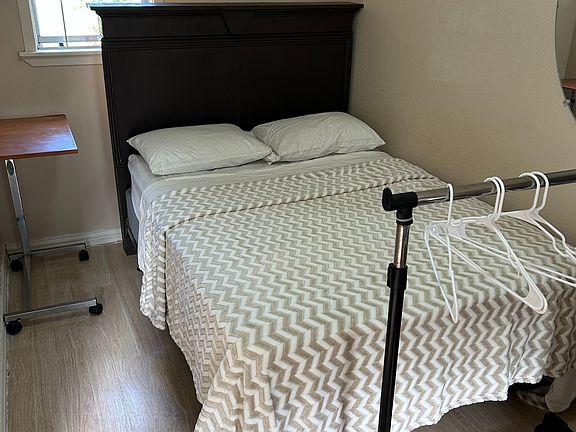 2nd image of 328 Wray Ln