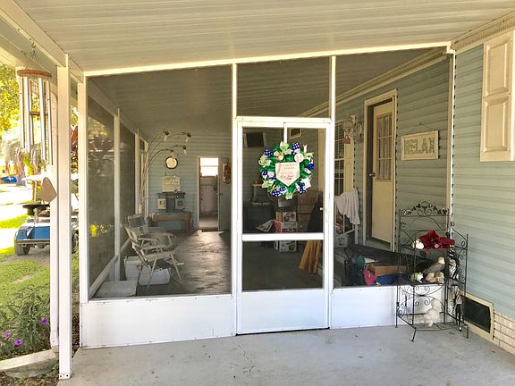 4th image of 683 N Edgewater Dr