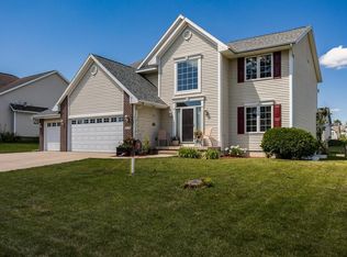 1718 Hughes Dr SW, Cedar Rapids, IA 52404