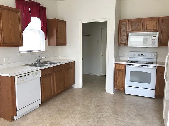 LIGHT AND BRIGHT KITCHEN