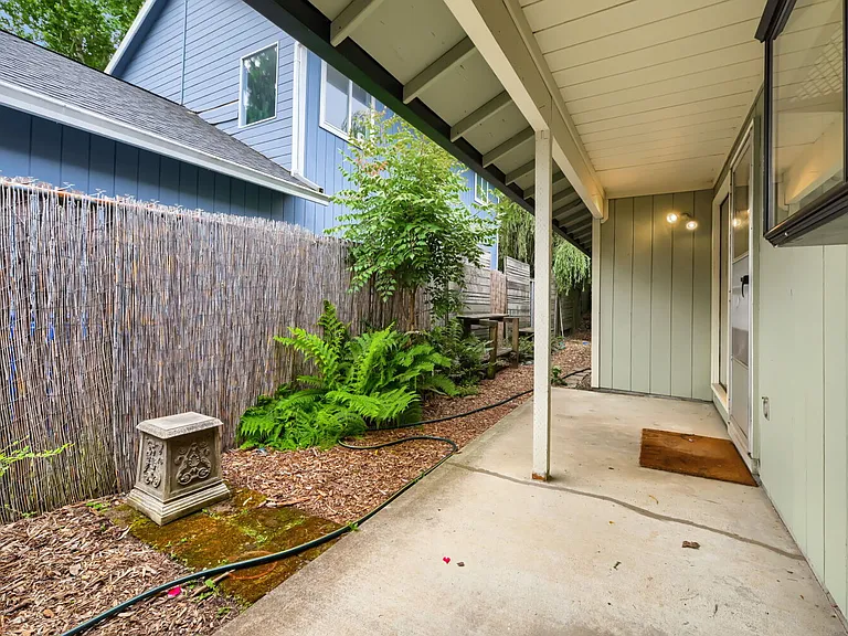 7634 SE Taggart Ct — Photo 15