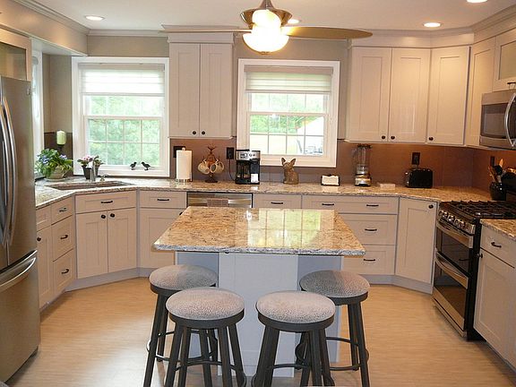 Kitchen with center island