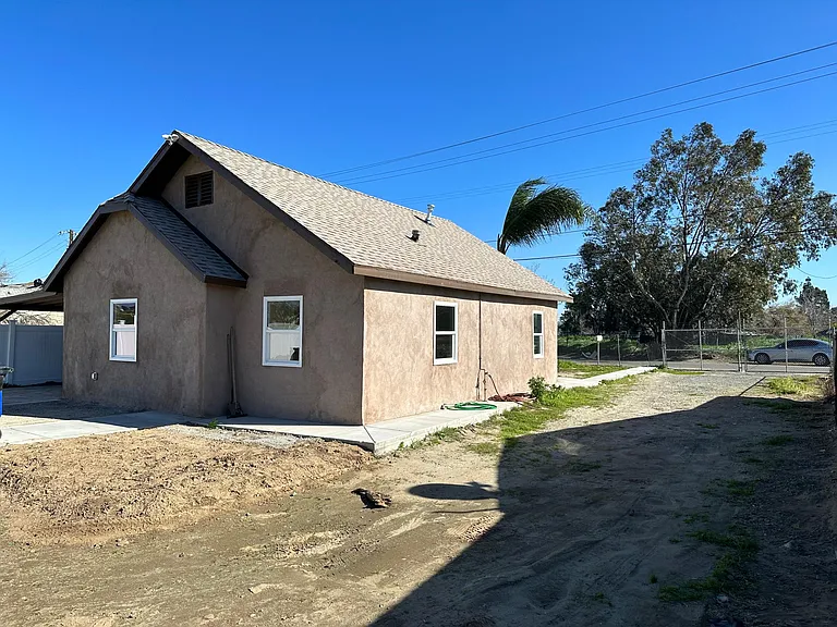 3343 Wallace St — Photo 3