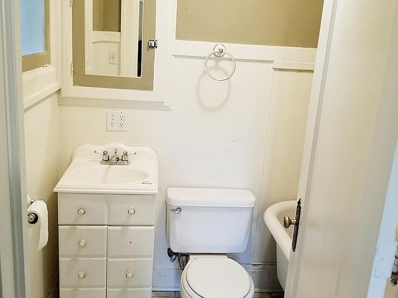 5th image of 127 Wyoming Ave APT 4