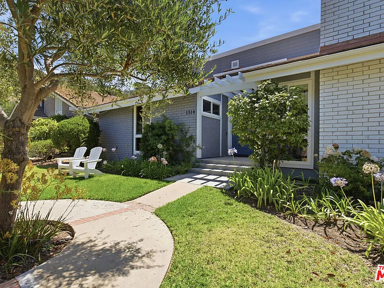 1314 Avenida De Cortez — Photo 4