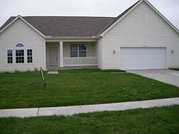 4th image of 2432 Maxwell Ave