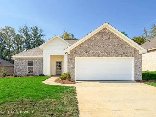 999 Riverside Ln, Pearl, MS 39208