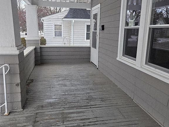 3rd image of 1619 N Court St