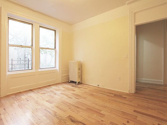 2nd image of 565 W 175th St APT 22