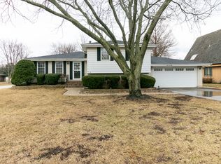 413 Maxwell St, Beecher, IL 60401