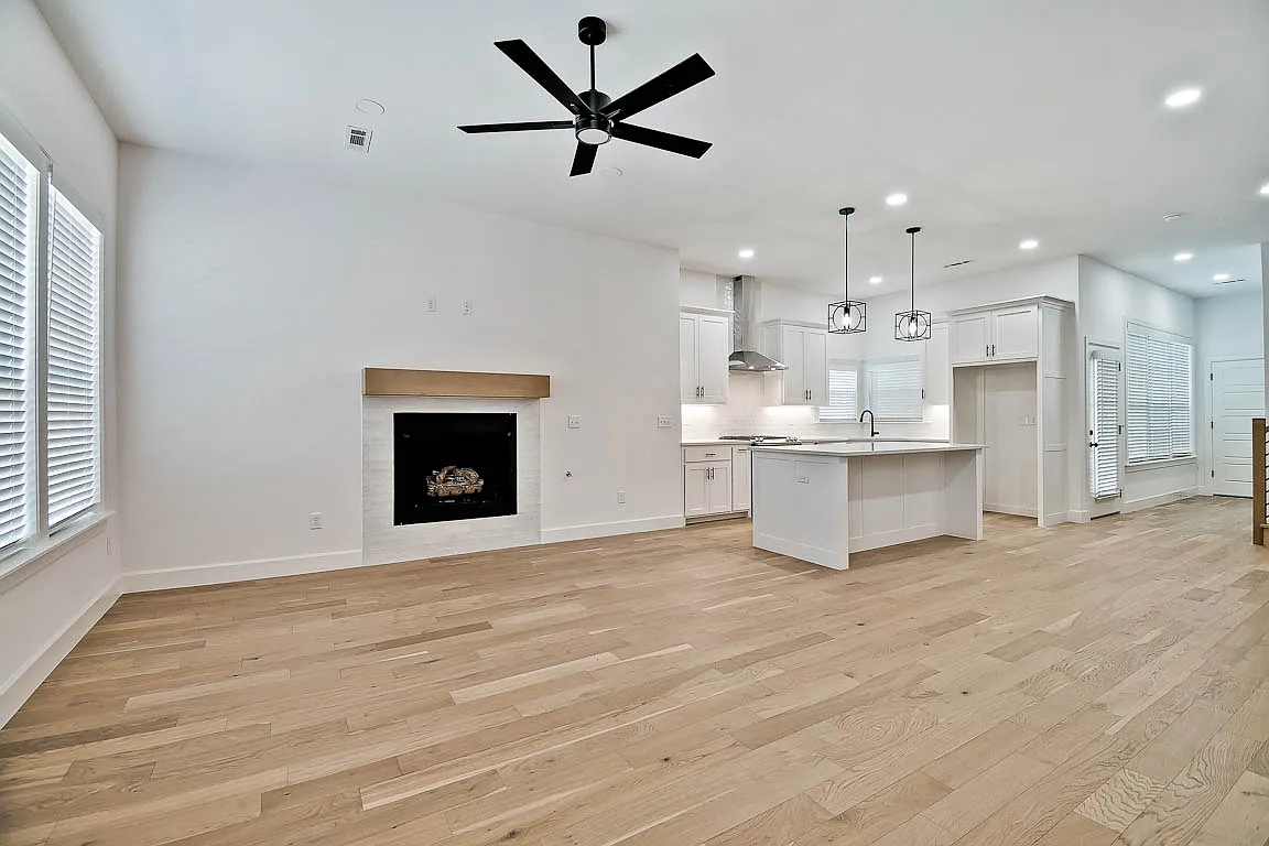 510 W Persimmon St - 1 — Photo 2