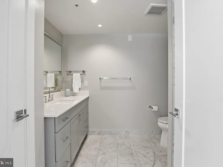 925 N Fairfax St #311 — Photo 22