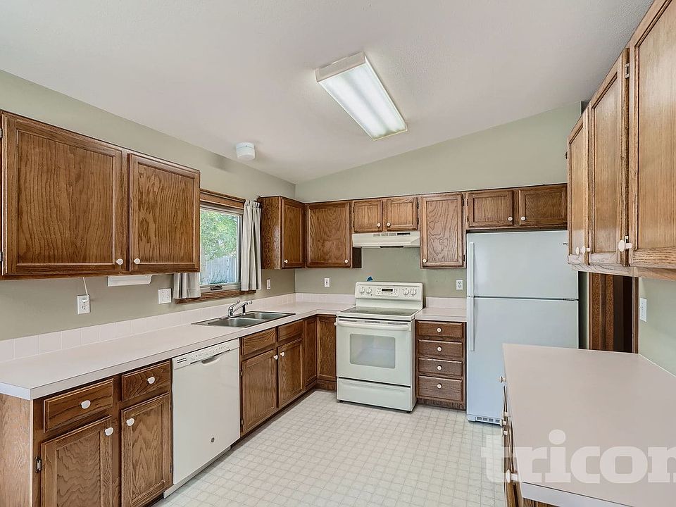 1st image of 537 Redwood Cir
