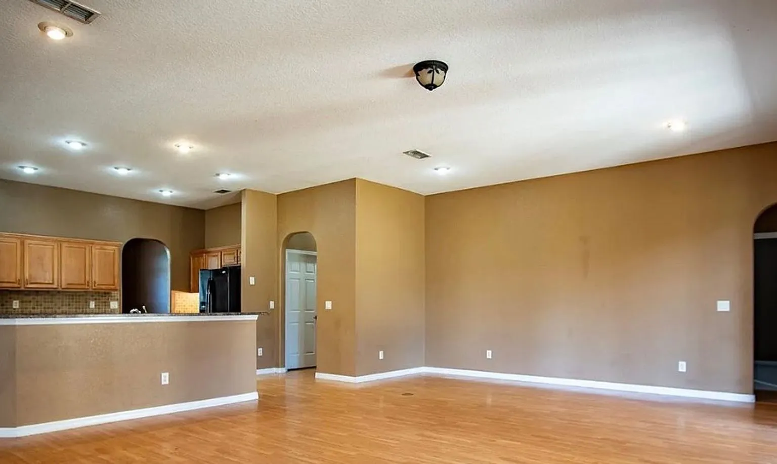 3877 SE 43rd Circle — Photo 2