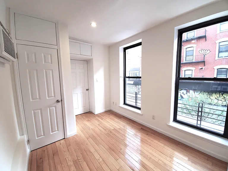 251 E 13th St #2 — Photo 14