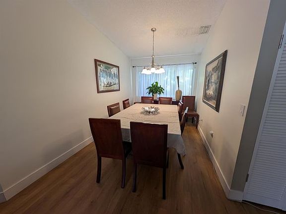4th image of 128 Danielle Ct
