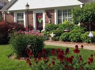 1773 Allard Ave, Grosse Pointe Woods, MI 48236