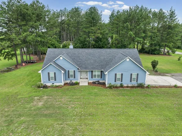 185 Plantation Dr, Leesburg, GA 31763