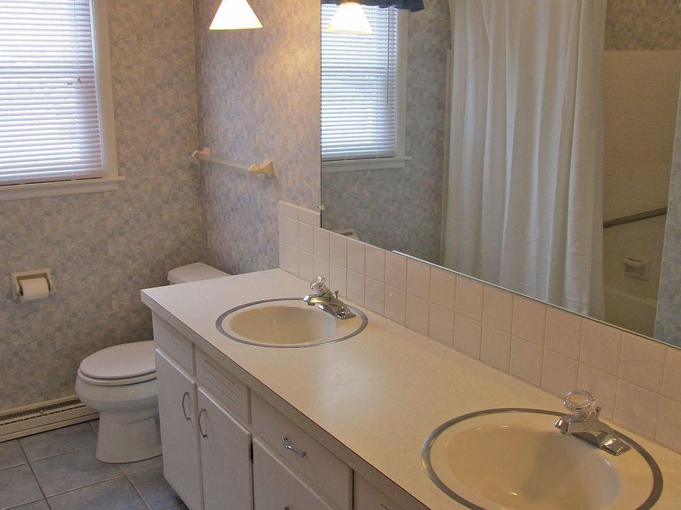 1st image of 8195 Gull Manor Dr