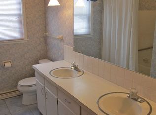 8195 Gull Manor Dr, Richland, MI 49083