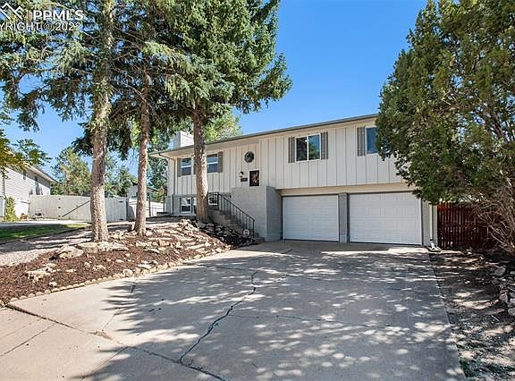 2nd image of 7040 Stowe Cir