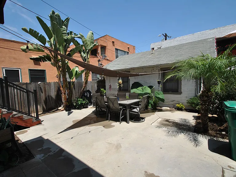 312 Temple Ave #D — Photo 1