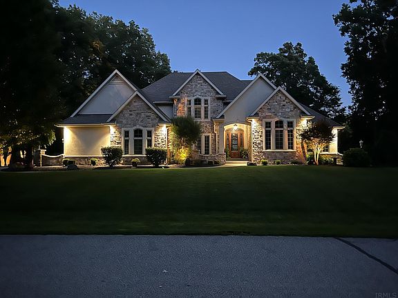 3rd image of 56218 Whispering Hill Dr