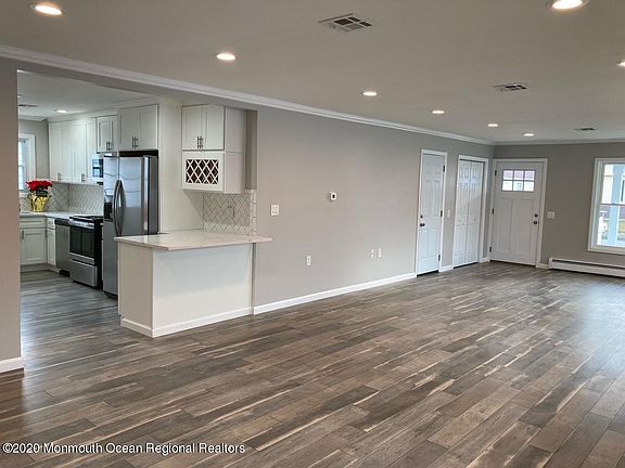 3rd image of 44 Normanton Ct
