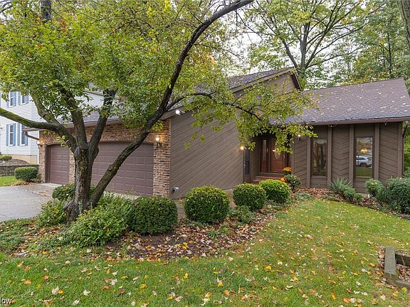 2nd image of 16802 Falmouth Dr
