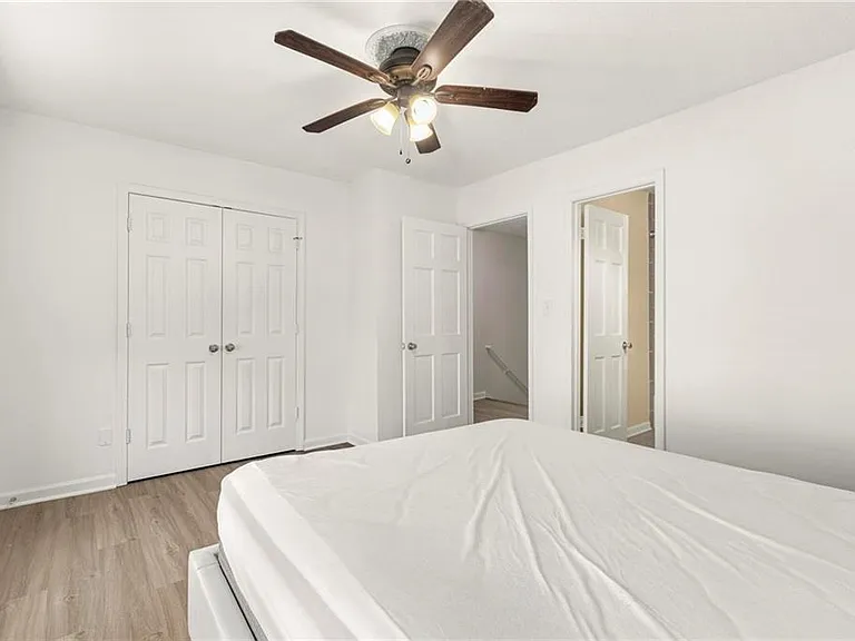 245 Winding River Dr #E — Photo 15