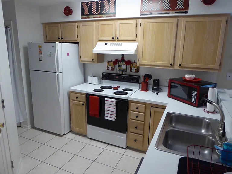 541 White River Dr #16G — Photo 6