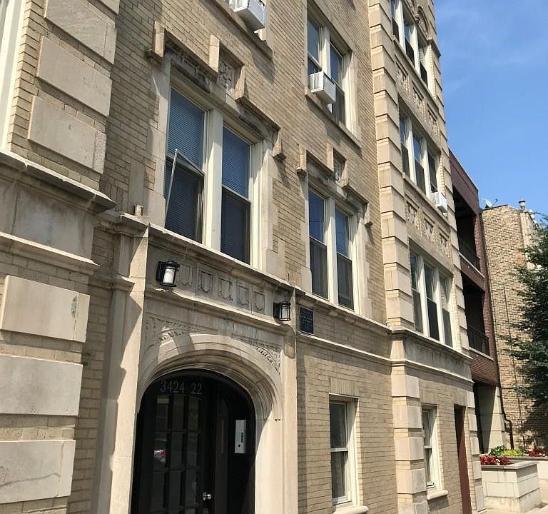 1st image of 3424 W Foster Ave APT 3