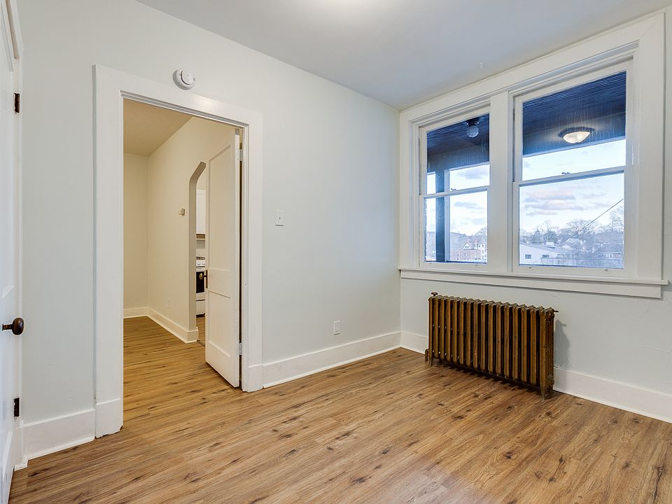 1st image of 525 Washington Ave APT 6