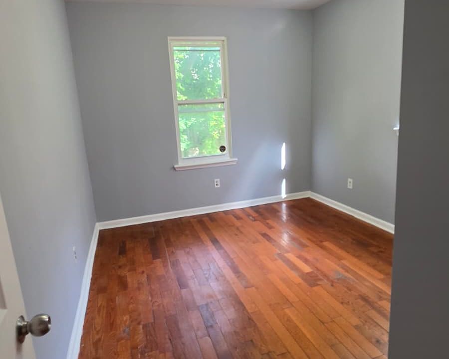 1st image of 392 Seymour Ave Floor 2