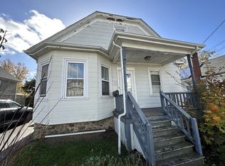 44 Slocum St, Acushnet, MA 02743