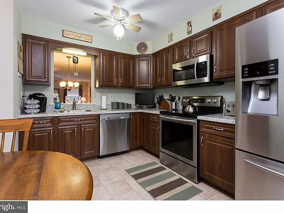 3rd image of 321 Jenville Ct