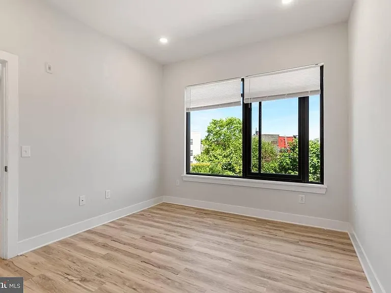 2440 Kensington Ave #203 — Photo 11