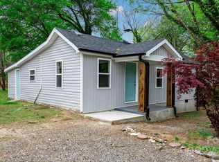 37 20th Ave NE, Hickory, NC 28601