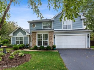 114 Carlyle Ct, Elgin, IL 60120