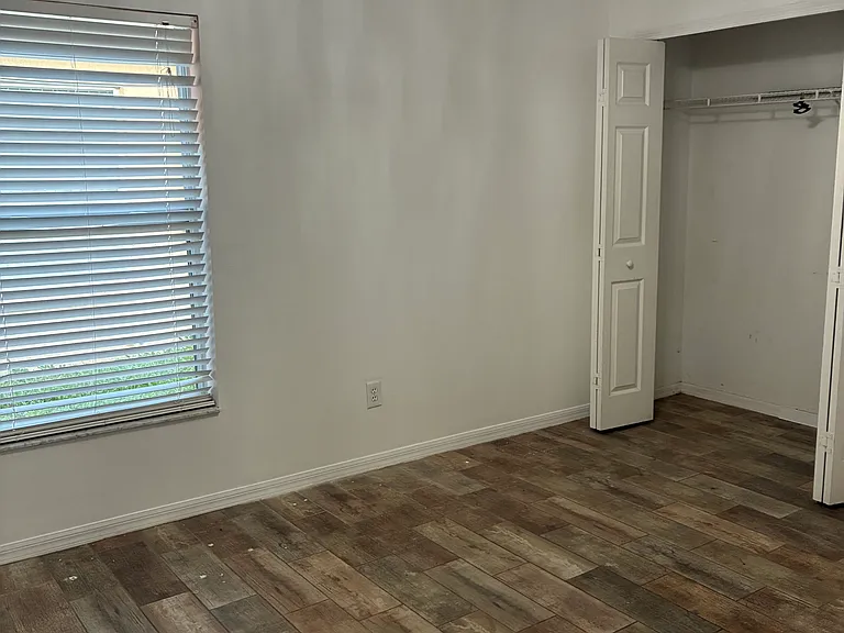 1891 Olivia Cir — Photo 11