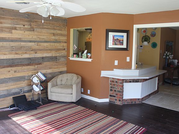 sunroom/gameroom
