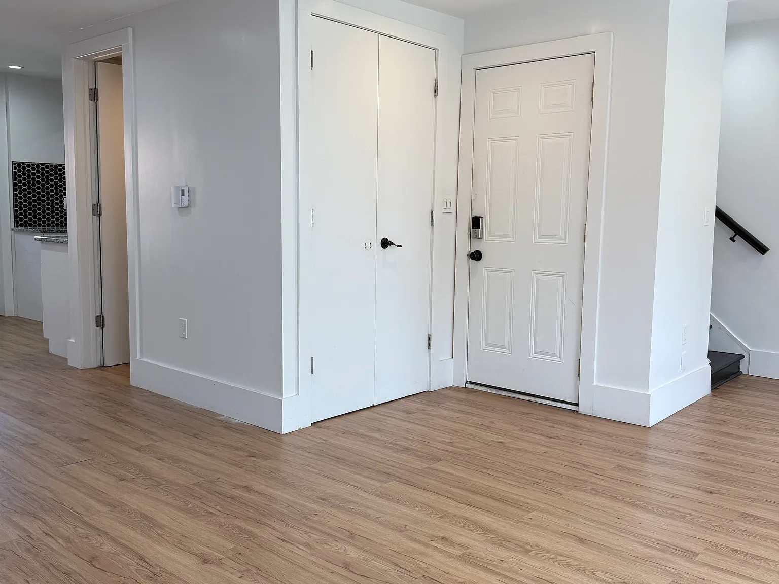 2 bed, 1057 sqft, $1,650 — Photo 3