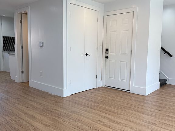 3rd image of 36 Westerlo St #2
