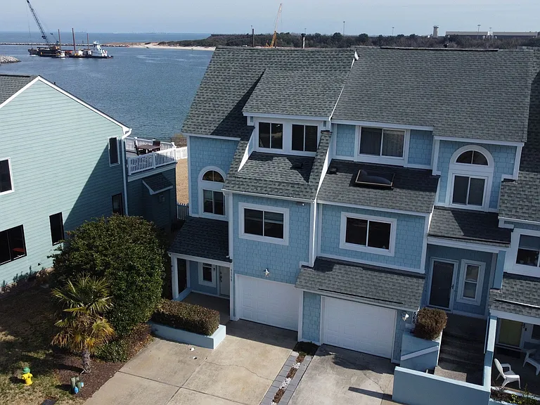9568 Bay Front Dr — Photo 7