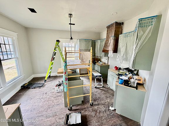 3rd image of 205 E 3rd St
